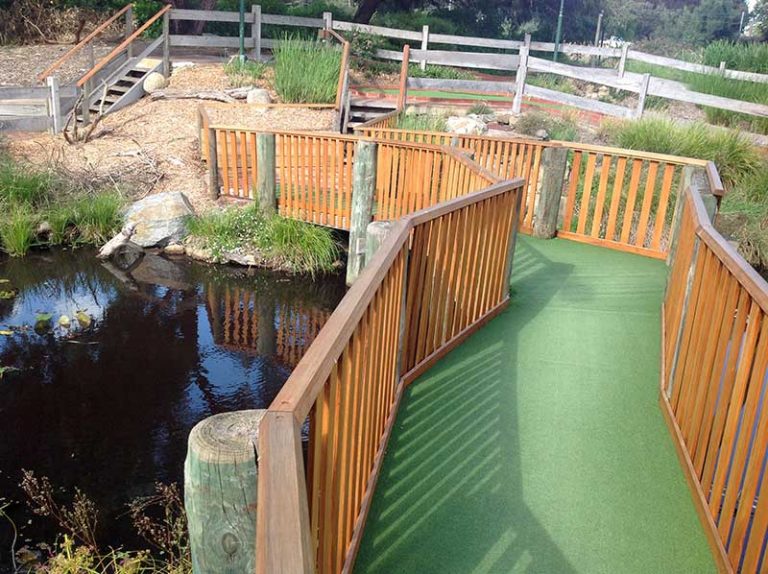 Where to find kid-friendly Mini Golf courses in Melbourne