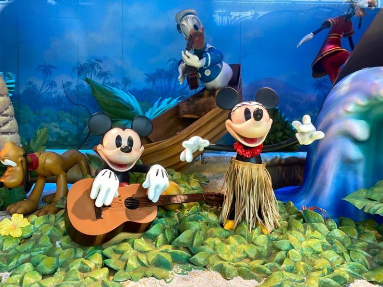 Myer Christmas Windows Celebrate Disney’s 100th Anniversary