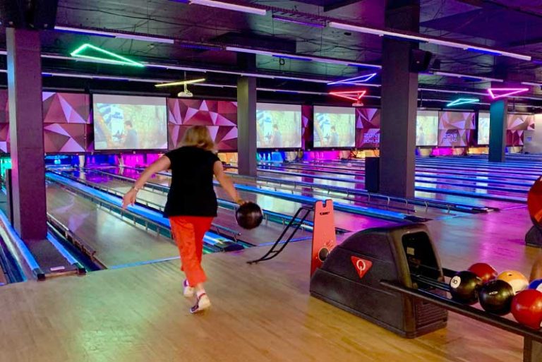Strike bowling