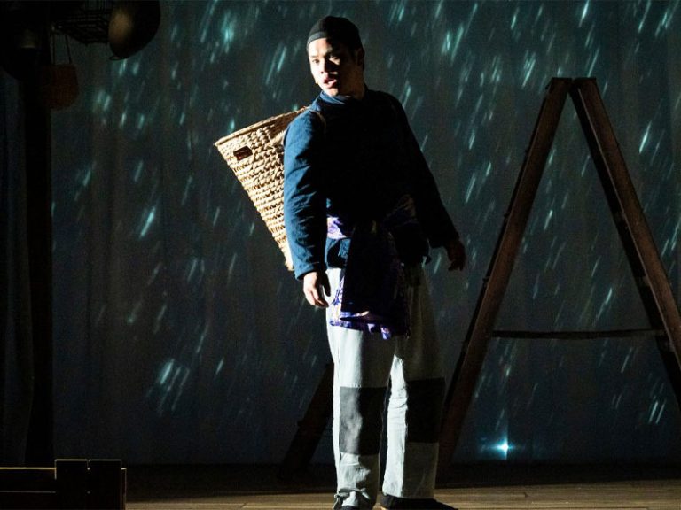 Yong – A Thoughtful and Visually Imaginative One-Man Show