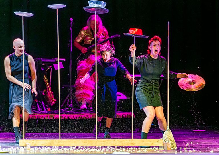 Circus Oz: Here, There and Everywhere! Review — Melbourne International Comedy Festival